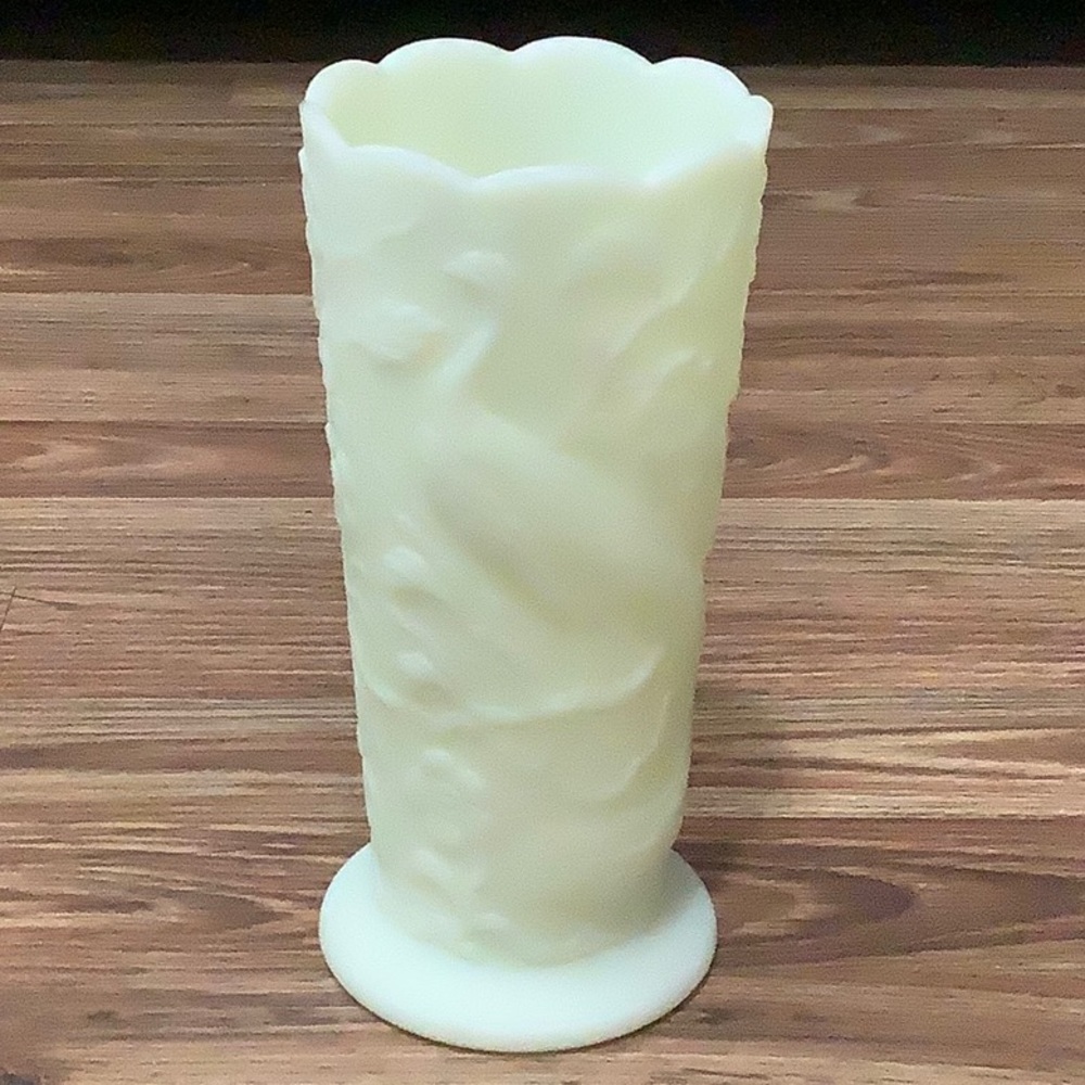 Fenton Custard Peacock Vase
